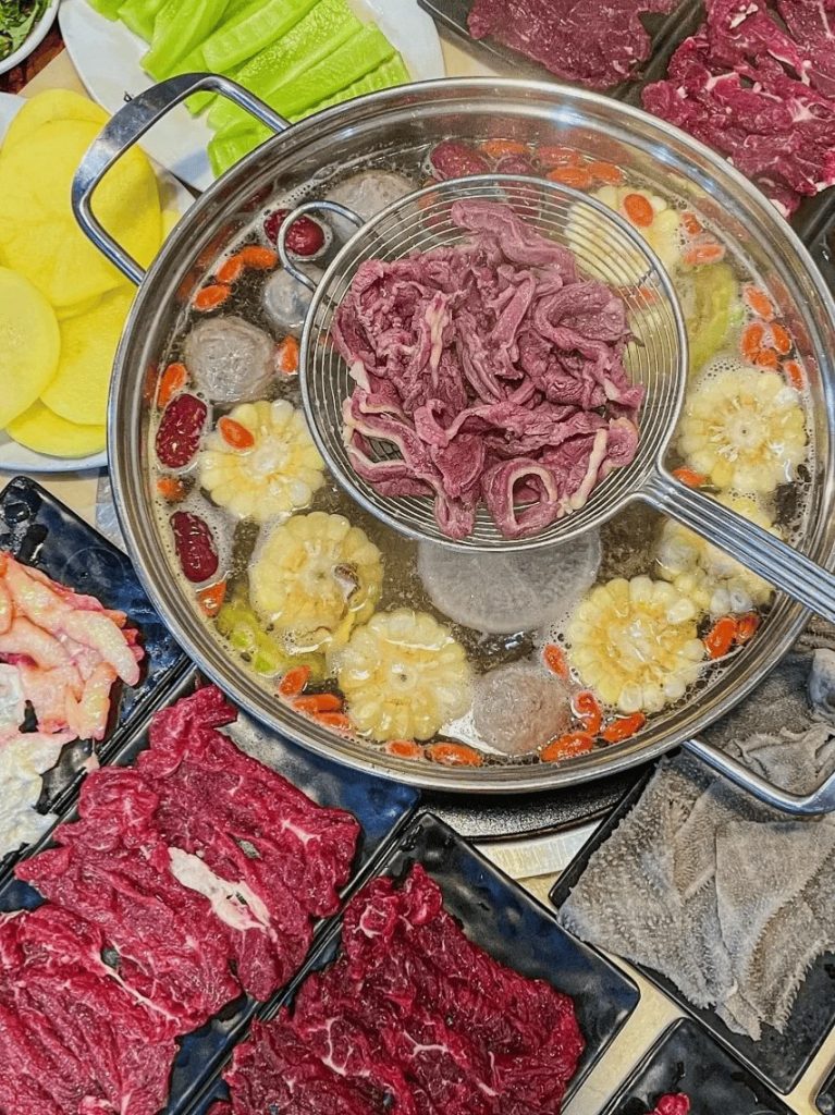 为了吃跑一趟潮汕:从牛肉火锅到深夜一碗粥 01 潮汕牛肉火锅