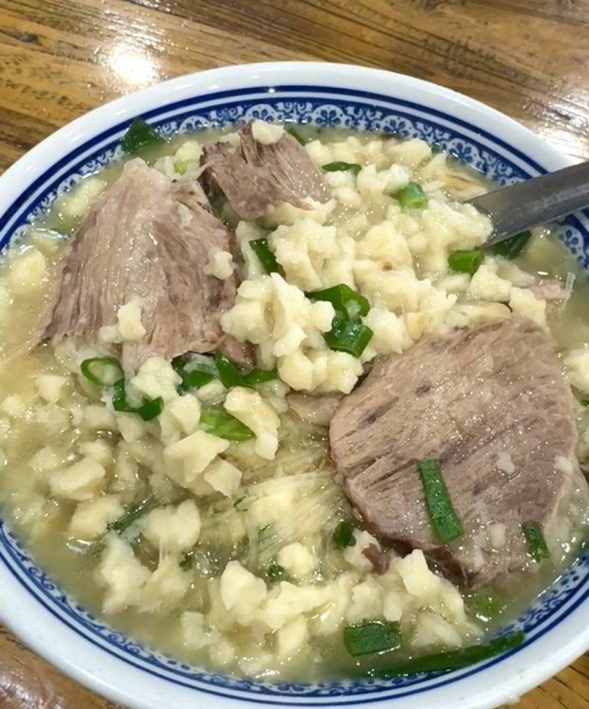 西安三日:把碳水吃明白,才算真的来过 02 羊肉泡馍