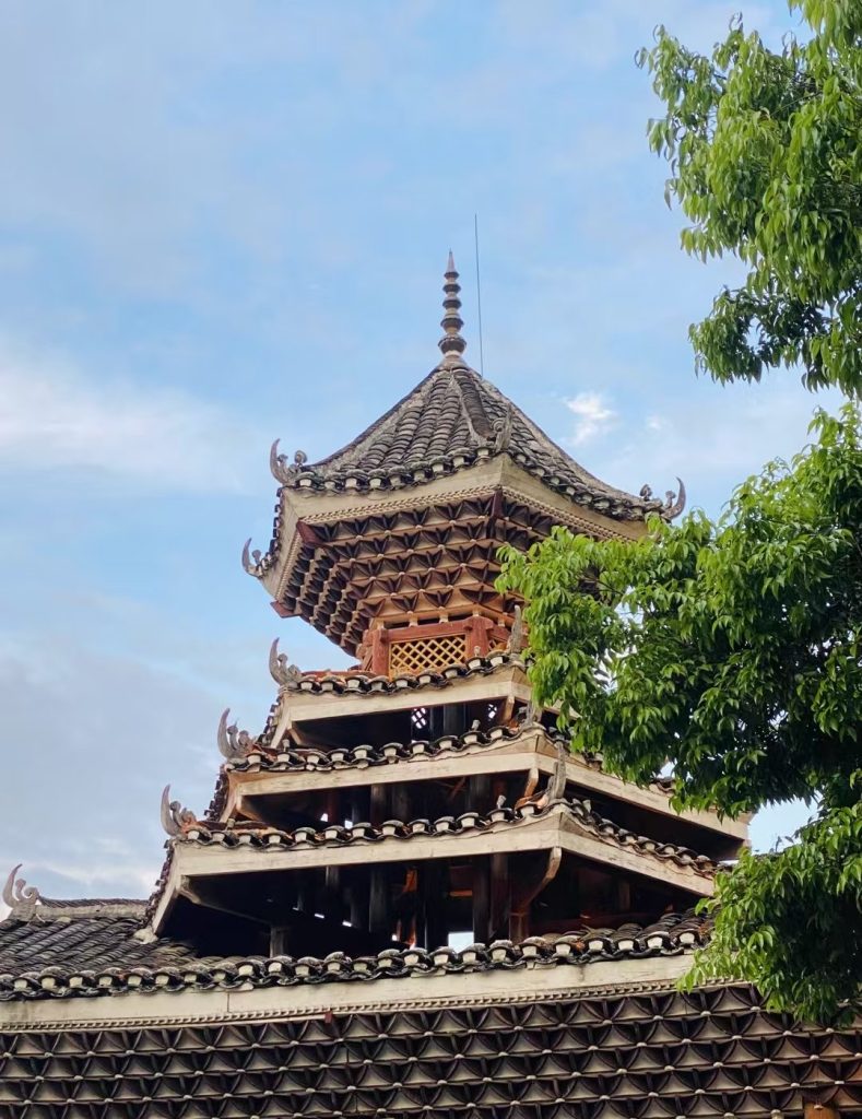 在黔东南待了六天,我钻进了贵州最会唱歌的山水里 02 肇兴侗寨鼓楼