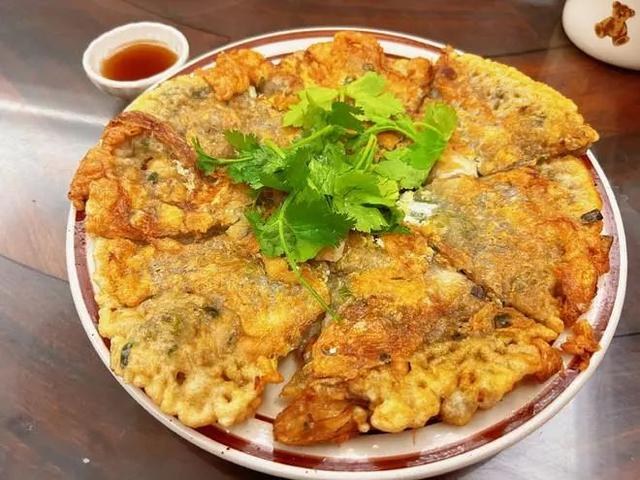 为了吃跑一趟潮汕:从牛肉火锅到深夜一碗粥 02 蚝烙