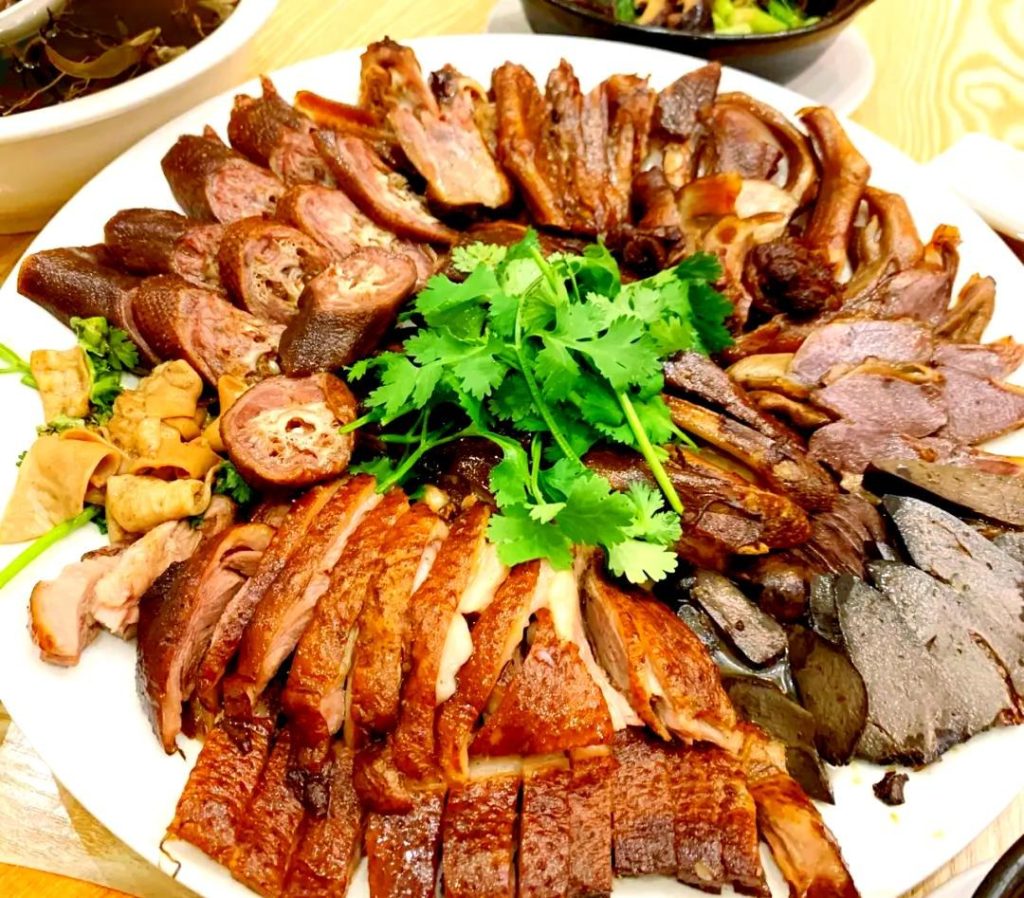 为了吃跑一趟潮汕:从牛肉火锅到深夜一碗粥 03 卤鹅